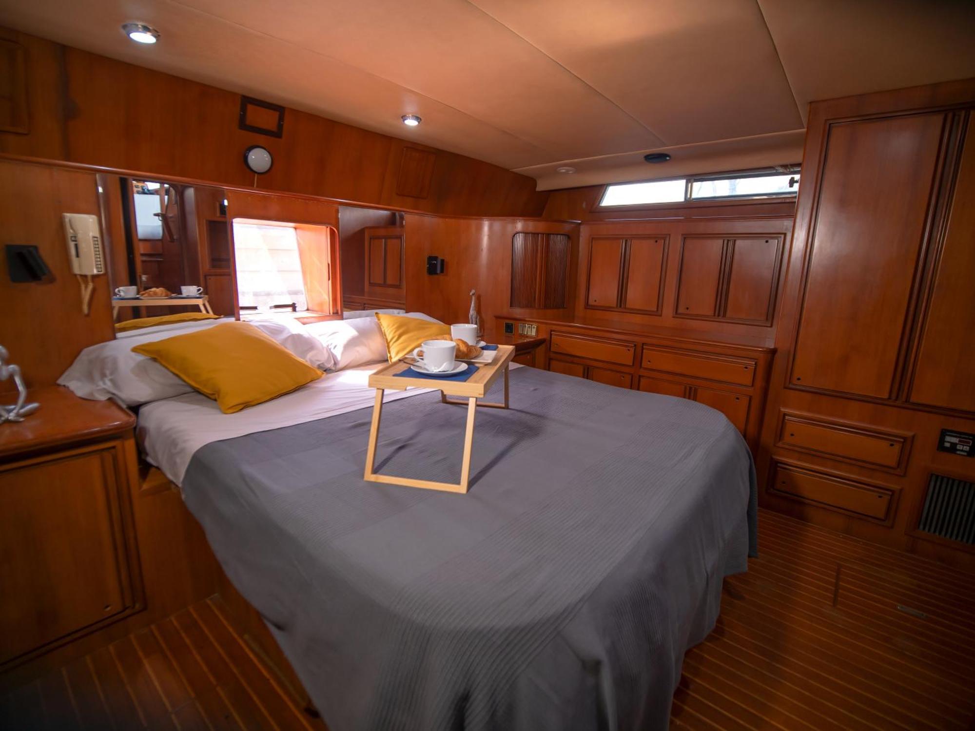 Master&Commander Hotel Valencia Luaran gambar
