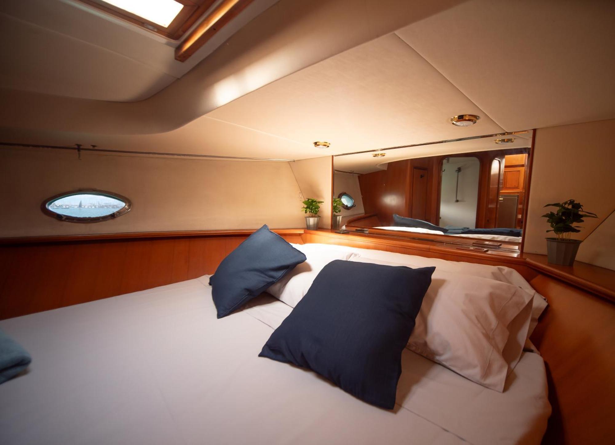 Master&Commander Hotel Valencia Luaran gambar