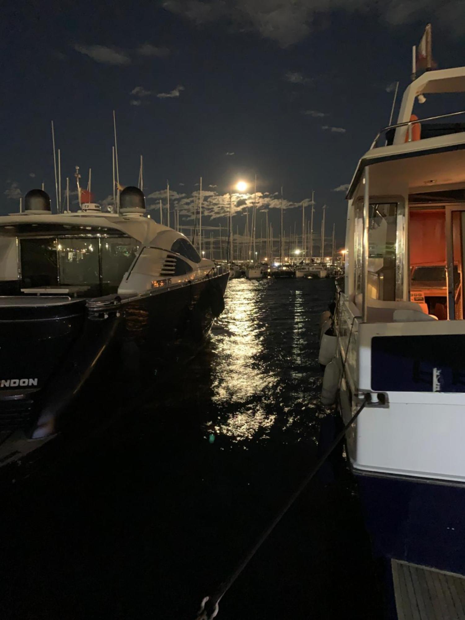 Master&Commander Hotel Valencia Luaran gambar